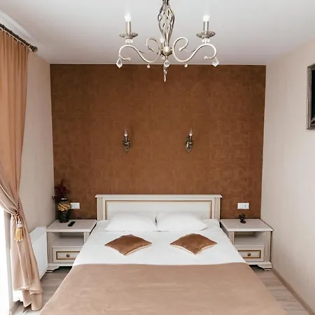 Triumph Apart Otel Skhidnytsia